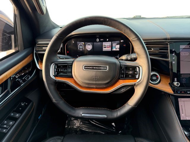 Used 2023 Jeep Grand Wagoneer Series III AWD/4WD image 13