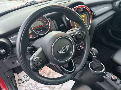 Used 2016 MINI Cooper 4-Door Hardtop image 24