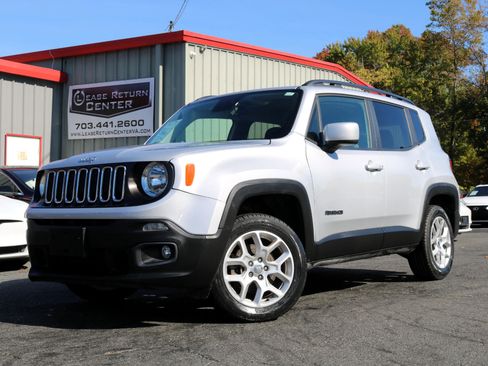 Used 2018 Jeep Renegade Latitude w/ UConnect 8.4 Nav Group image 1