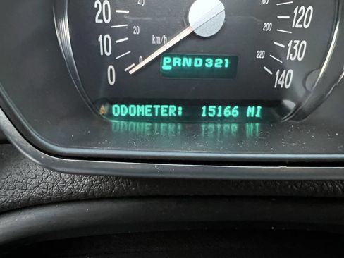 Used 2004 Chevrolet SSR w/ Preferred Equipment Group image 24