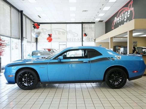 Used 2015 Dodge Challenger R/T Plus RWD image 3