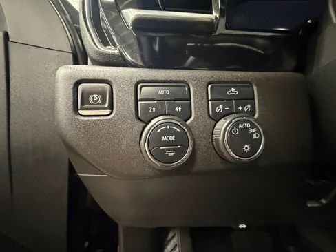 Used 2023 Chevrolet Silverado 1500 LT AWD/4WD image 21