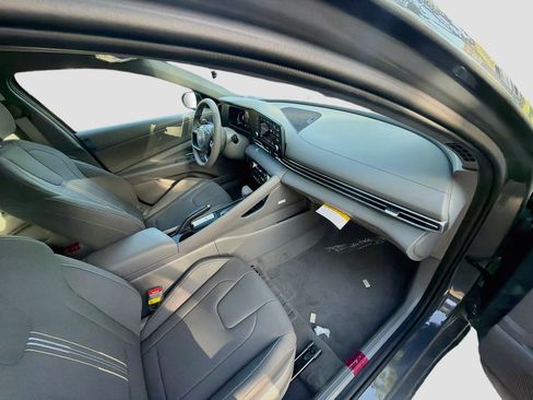 New 2026 Hyundai Elantra Sport FWD image 21
