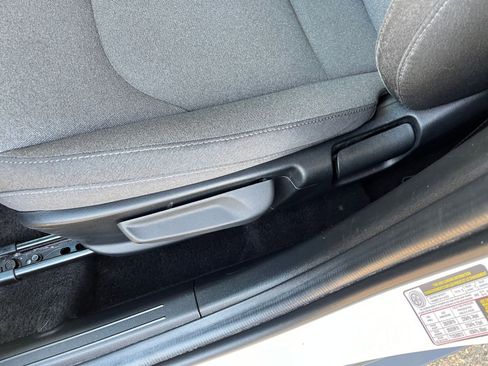 Used 2025 Kia K4 LXS image 22