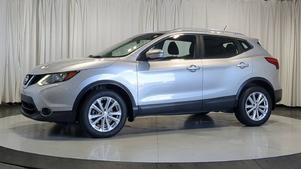 Used 2017 Nissan Rogue Sport SV w/ SV All-Weather Package AWD/4WD image 5