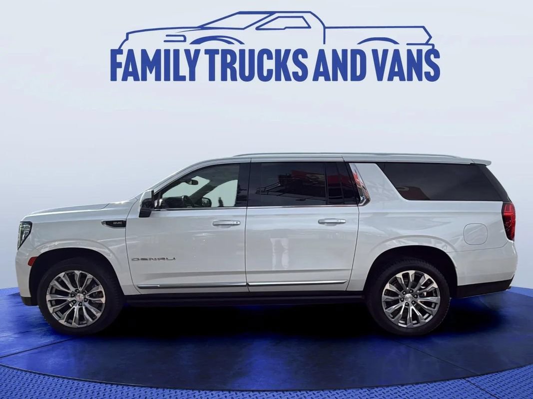 Used 2022 GMC Yukon XL Denali AWD/4WD image 2