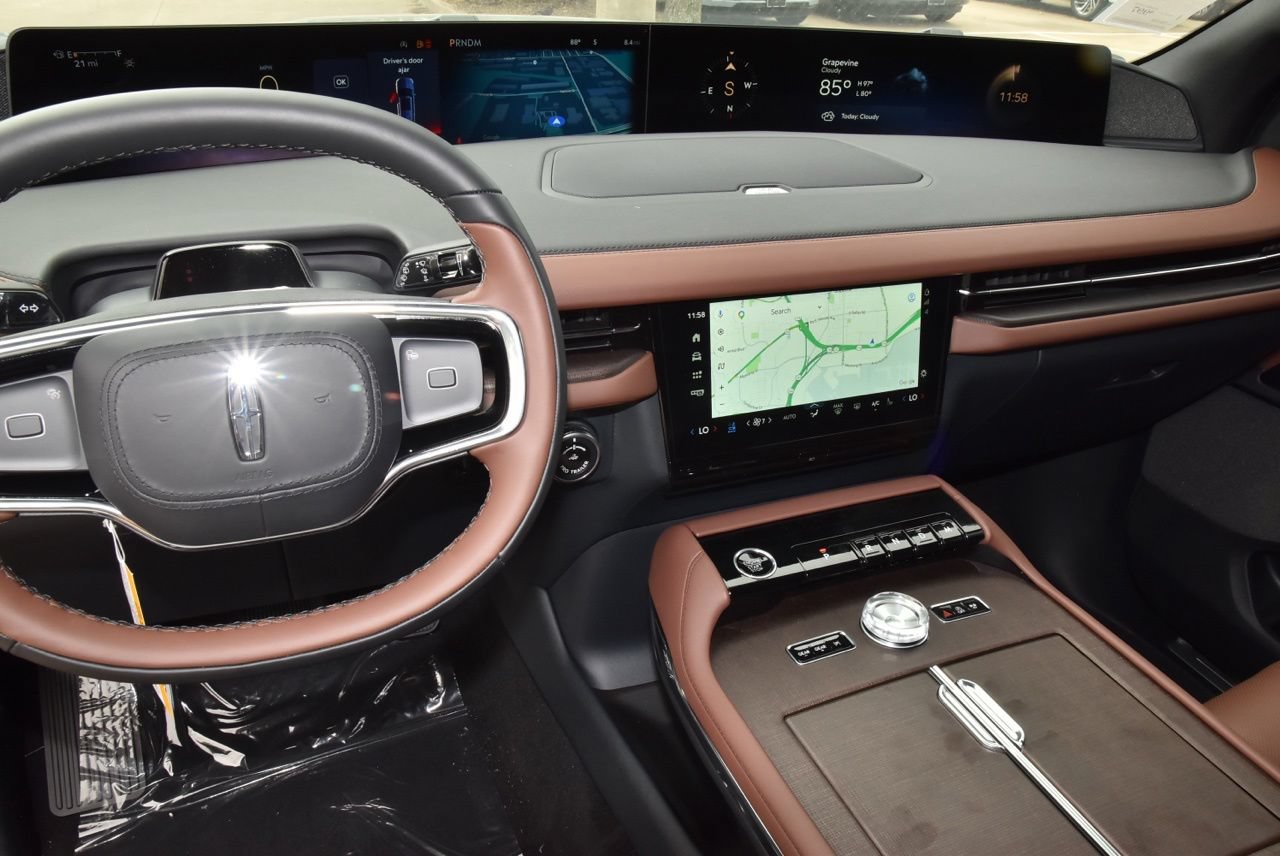 New 2027 Lincoln Navigator Reserve AWD/4WD image 26