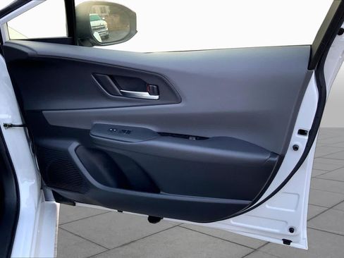 Used 2024 Toyota Prius XLE FWD image 22