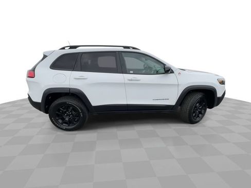 Used 2022 Jeep Cherokee Trailhawk w/ Comfort/Convenience Group AWD/4WD image 9
