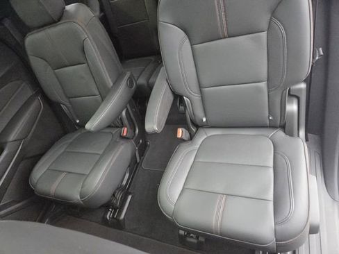 Certified 2023 Chevrolet Traverse RS image 32