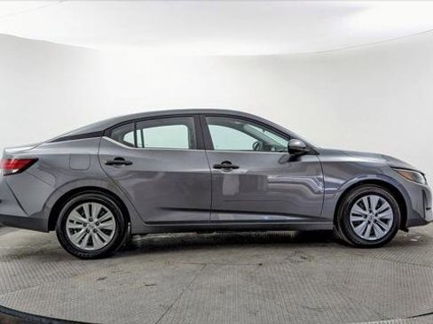 Used 2025 Nissan Sentra S image 8