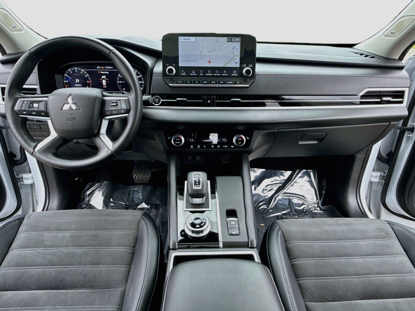 Used 2023 Mitsubishi Outlander SE AWD/4WD image 15