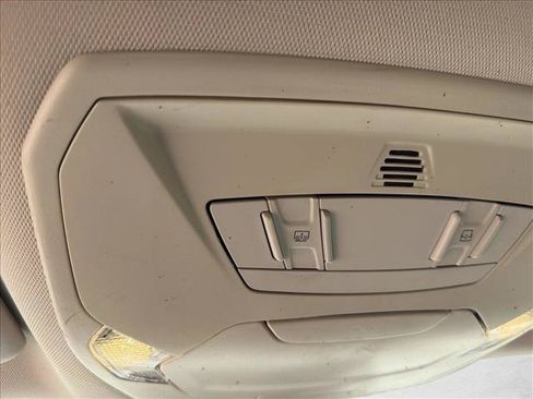 Used 2017 Ford Escape Titanium FWD image 16