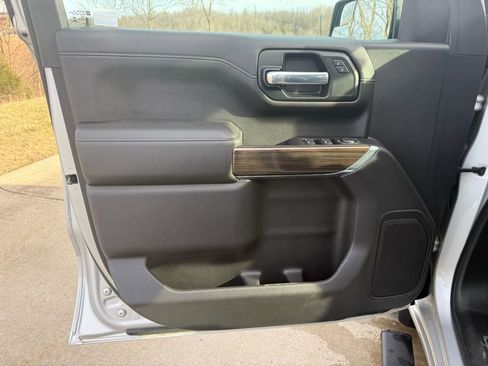 Used 2021 Chevrolet Silverado 1500 LT image 25