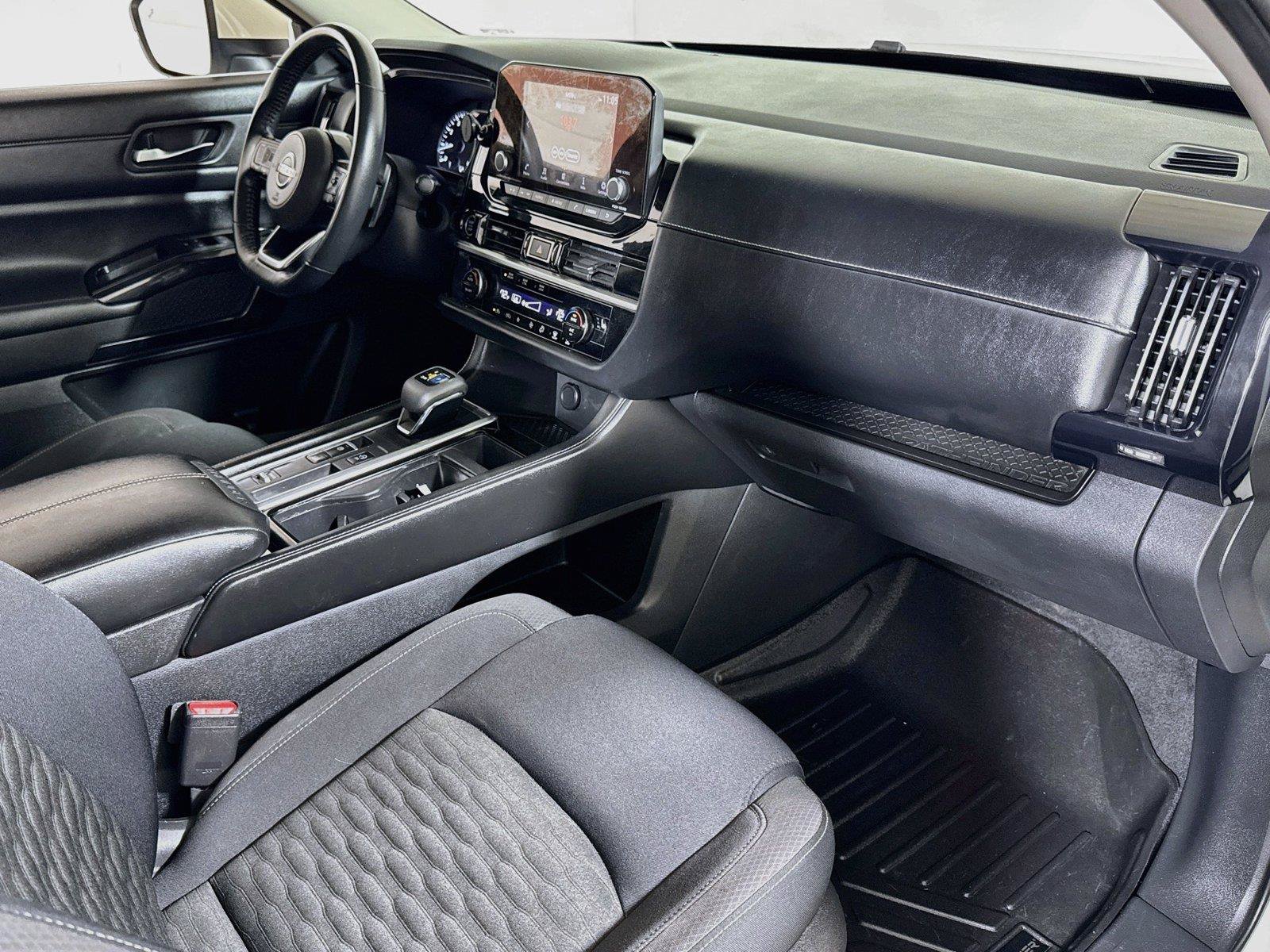 Used 2022 Nissan Pathfinder SV FWD image 27