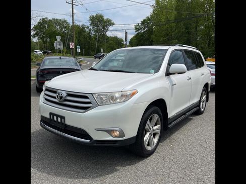 Used 2013 Toyota Highlander Limited AWD/4WD image 2