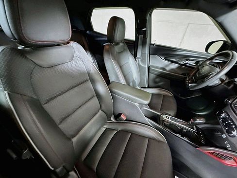 Used 2023 Chevrolet TrailBlazer RS w/ Convenience Package FWD image 25