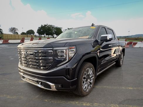 Used 2026 GMC Sierra 1500 Denali Ultimate AWD/4WD image 5