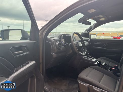 Used 2023 Chevrolet Colorado W/T image 12