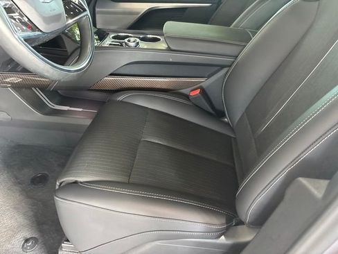 Certified 2026 Cadillac Vistiq Luxury AWD/4WD image 10