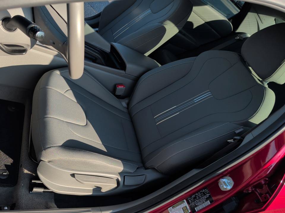 Certified 2025 Hyundai Elantra Sport FWD image 30