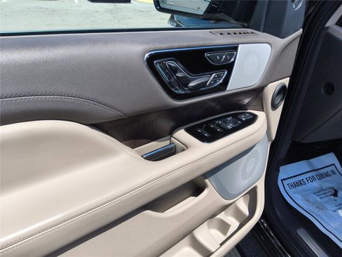 Certified 2024 Lincoln Navigator L Reserve AWD/4WD image 12