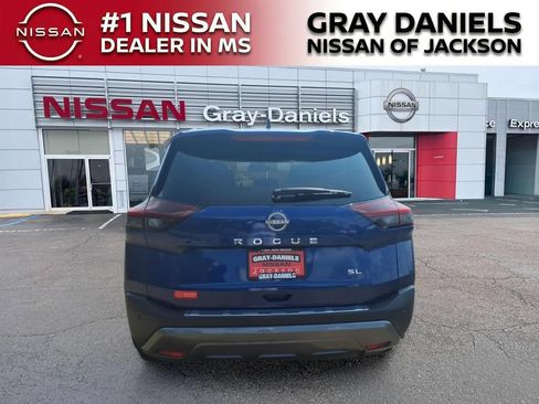 Used 2023 Nissan Rogue SL w/ SL Premium Package FWD image 6