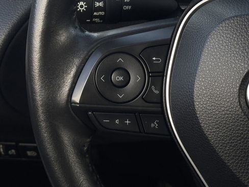 Used 2024 Toyota Corolla Cross XLE image 15