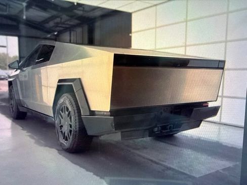 Used 2024 Tesla Cybertruck AWD Crew Cab image 4