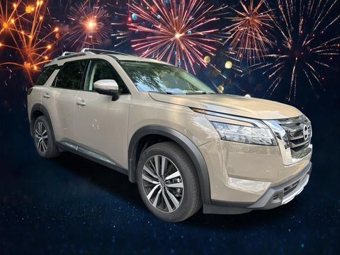 Used 2024 Nissan Pathfinder Platinum w/ Cargo Package FWD image 2