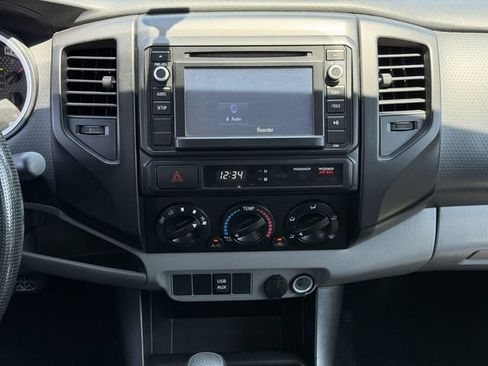 Used 2014 Toyota Tacoma PreRunner w/ Convenience Package RWD image 17
