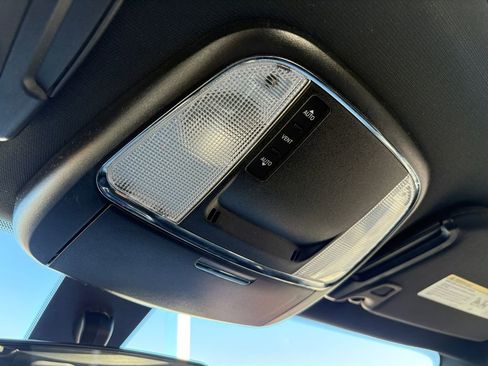 Used 2022 Dodge Charger SXT w/ Leather Interior Group image 30