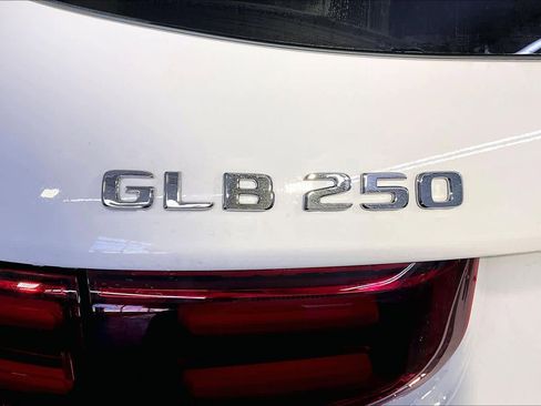 New 2026 Mercedes-Benz GLB 250 4MATIC image 6