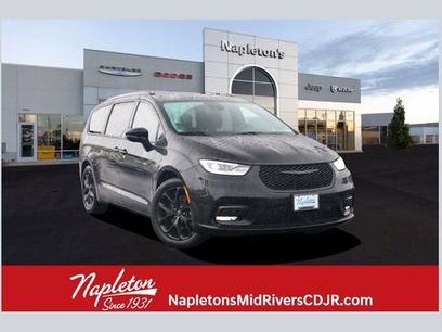 Used 2024 Chrysler Pacifica Limited w/ S Appearance Package