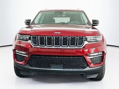 Used 2023 Jeep Grand Cherokee Limited image 2