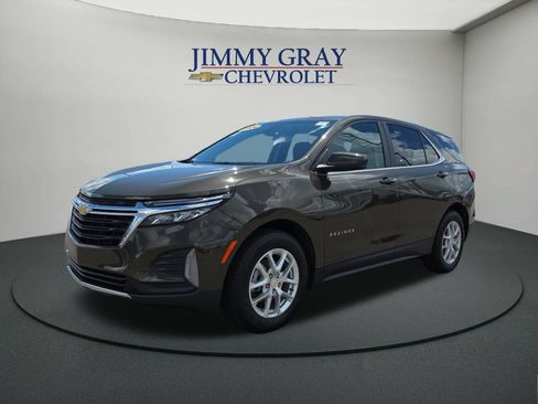 Used 2024 Chevrolet Equinox LT FWD image 1