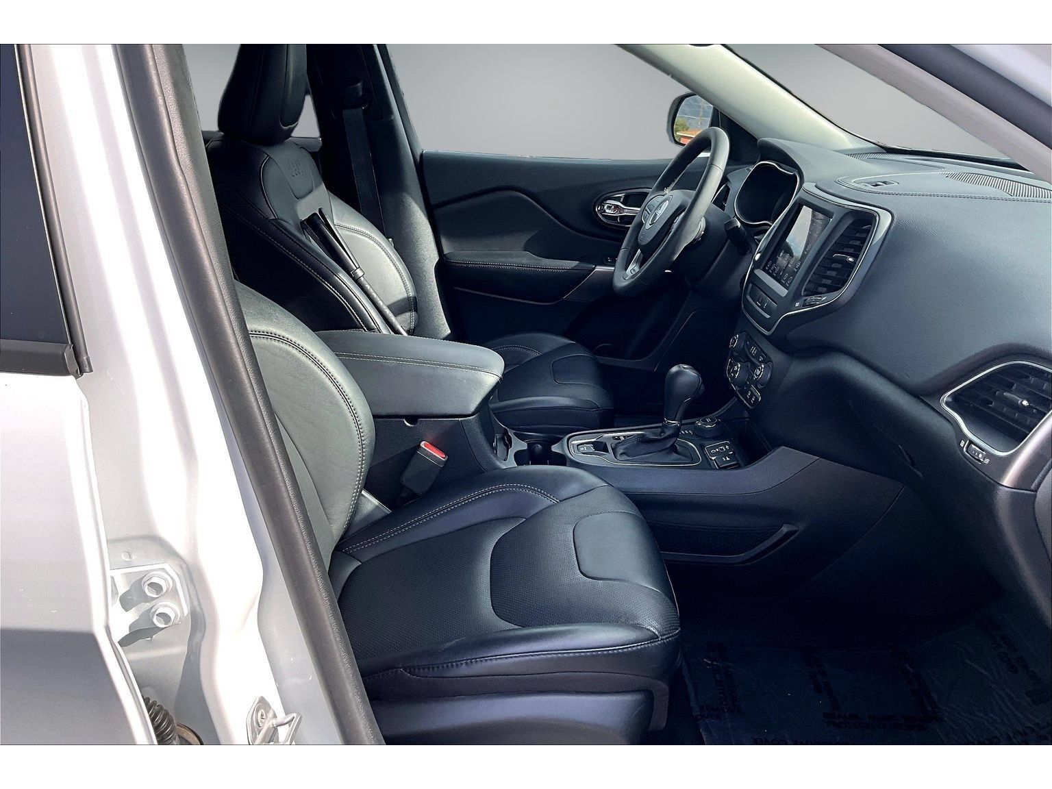 Used 2022 Jeep Cherokee Latitude Lux AWD/4WD image 29