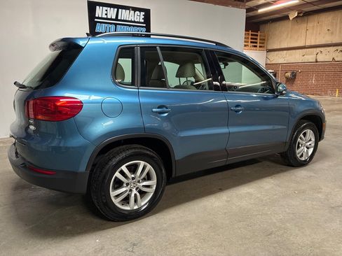 Used 2017 Volkswagen Tiguan S image 3