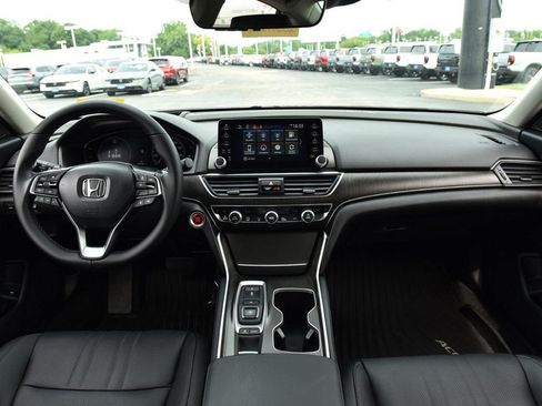 Certified 2022 Honda Accord Touring image 7