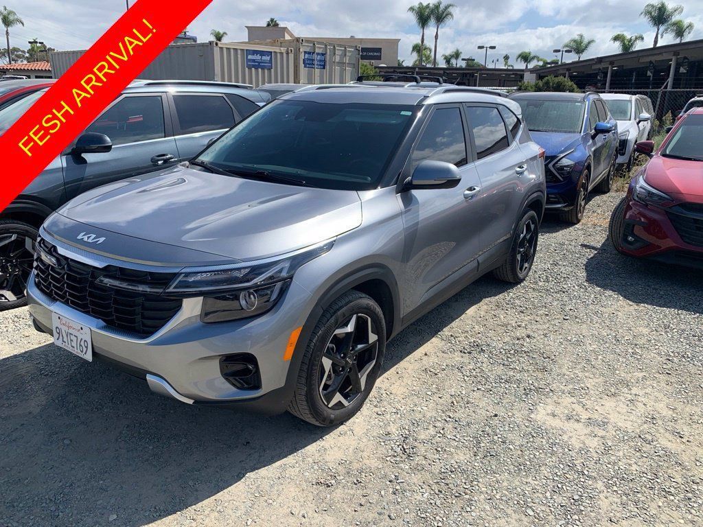 Certified 2024 Kia Seltos EX FWD image 1