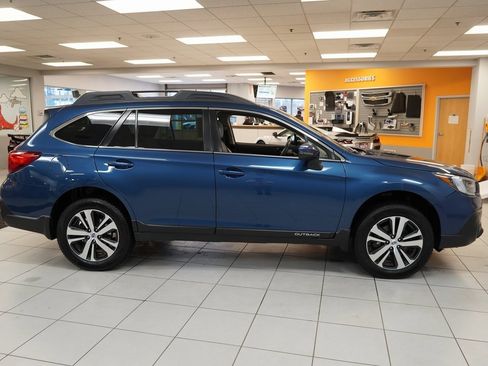 Used 2019 Subaru Outback 2.5i Limited w/ Popular Package #2 image 14