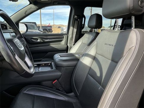 Used 2021 GMC Yukon XL Denali w/ Denali Premium Package image 13