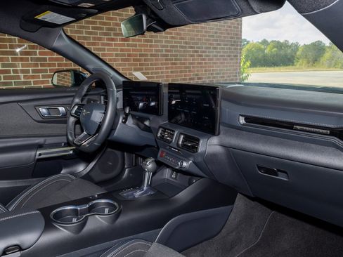 Used 2025 Ford Mustang Coupe RWD image 22