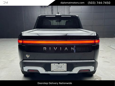 Used 2022 Rivian R1T Adventure image 5