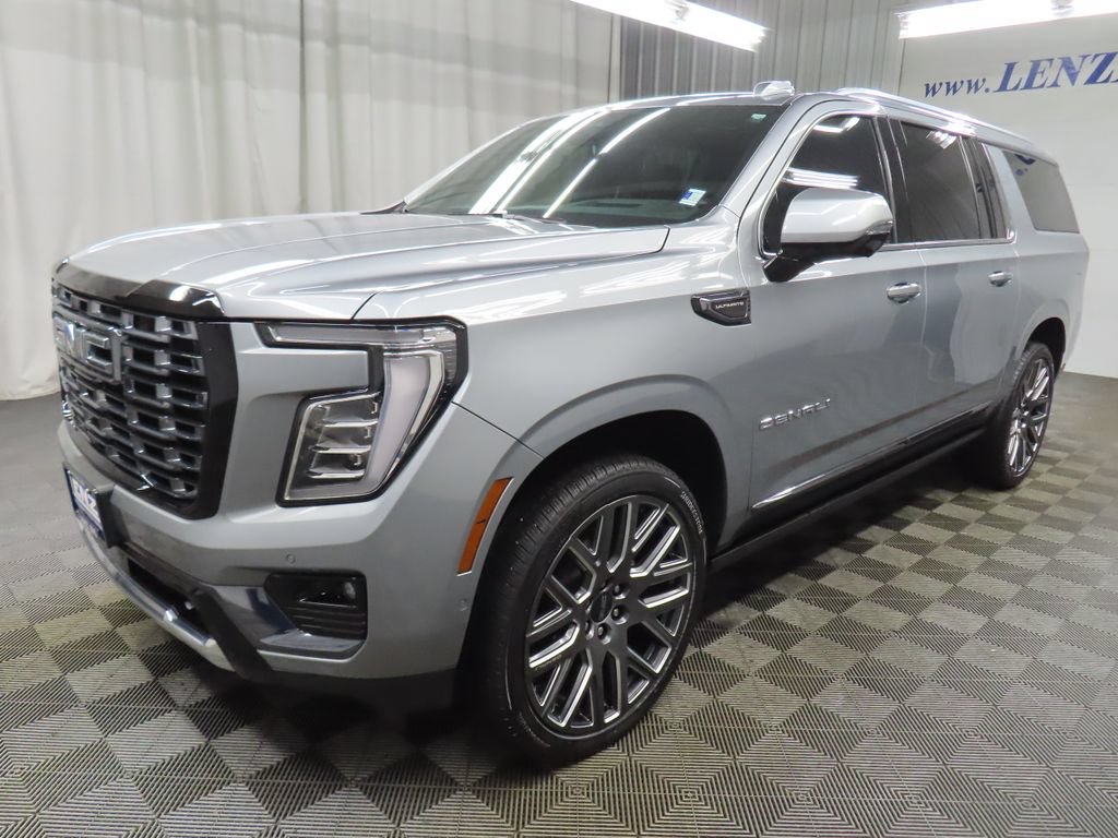 Used 2025 GMC Yukon XL Denali Ultimate AWD/4WD image 7