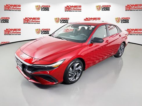 Certified 2025 Hyundai Elantra Sport image 12