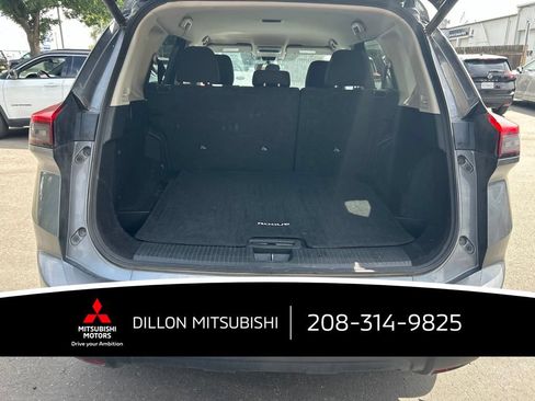 Used 2025 Nissan Rogue SV AWD/4WD image 10