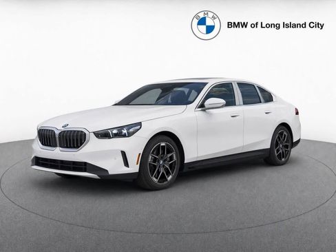 New 2027 BMW 530i xDrive AWD/4WD image 3