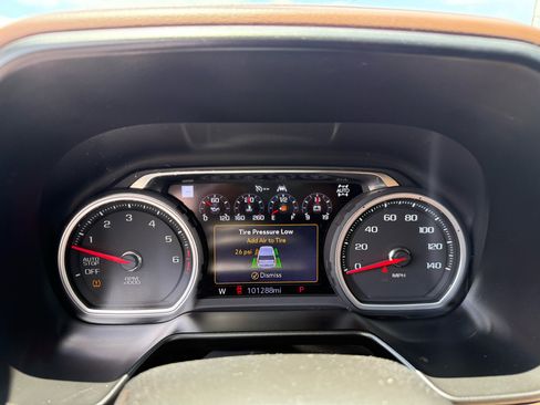 Used 2021 Chevrolet Suburban High Country w/ Premium Package image 23