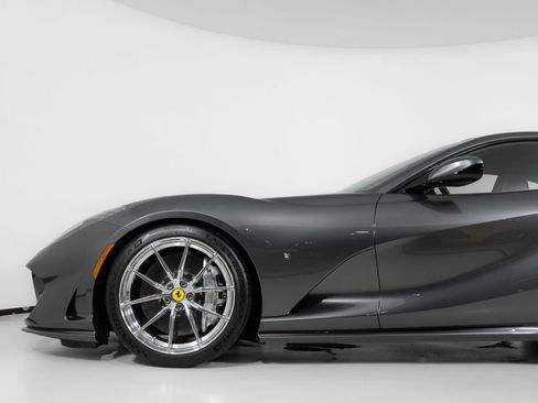 Used 2019 Ferrari 812 Superfast RWD image 15